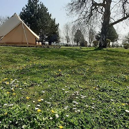 Tente Bell Au Camping Hautoreille バンヌ エクステリア 写真
